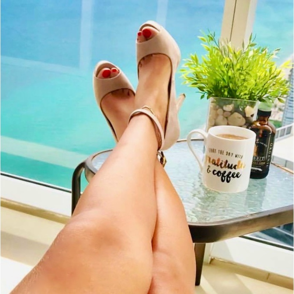 Guess ankle strap peep toe faux suede elegant heels 👠 - Picture 2 of 5